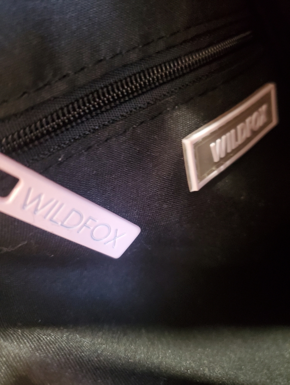 RARE Wildfox Cloud Quilted Metallic Silver Crossbody Sling Bag NEW - Picture 11 of 12